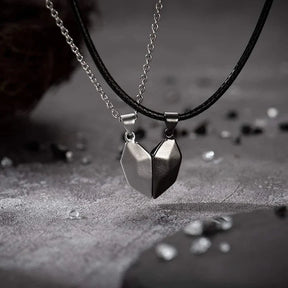 Magnetic Couple Necklace - Limited Edition